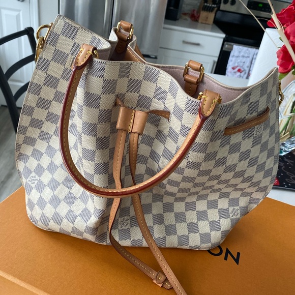 Authentic Louis Vuitton Purse - Picture 2 of 4